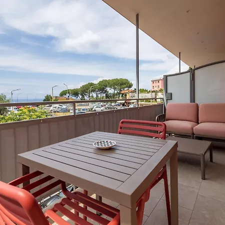 Appartamento Futura Funky House - De Vivo Realty *